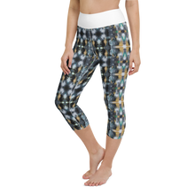 Load image into Gallery viewer, Yoga Capri Leggings - Black and Gold